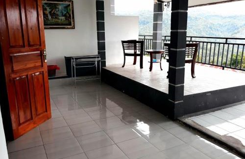 Munduk House | One Homestay and Warung