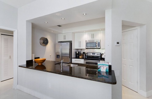 Windsor Hills Condo | One in a Minion themed condo, 5 mins to Disney | WiFi + Keurig