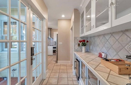 Historic Old Northeast House | ONE Inn St. Pete: Unique 7-Room Gem, Steps from Downtown & Vinoy Park!