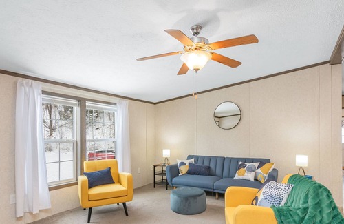 Jeffersonville House | One level- 5 miles to Smuggs- 13 miles to Stowe