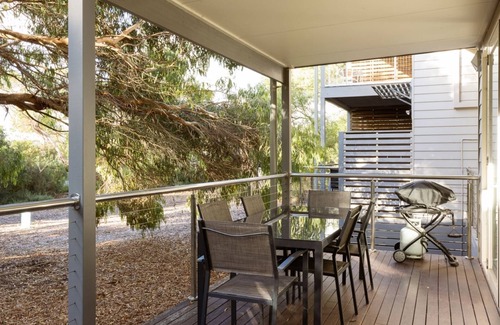 Inverloch House | One Level at Broadbeach - Inverloch