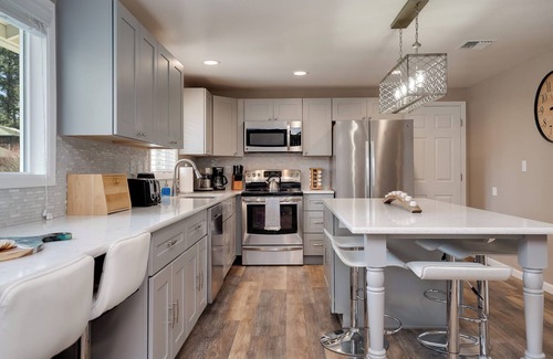 Neahkahnie Beach House | One level home, dog friendly, minutes to the beach, lots of amenities!