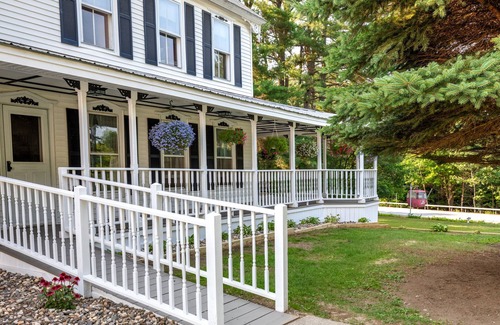 Warrensburg House | One-of-a-kind 4 Acre Adirondack Escape Short Drive to LG & GORE Mountain!n