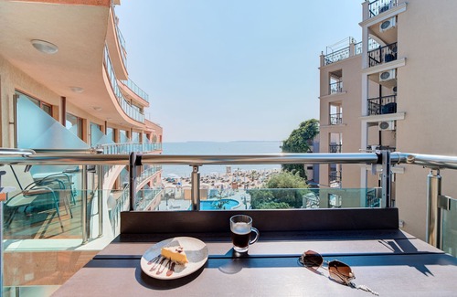 Sunny Beach Apartment | One of a kind Beachfront Smarthome One Bedroom Apartment