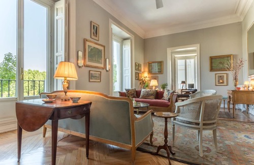 Palacio Apartment | One of a kind elegant property for 6 with views of the Royal Palace.