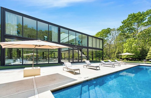 Springs House | One of a Kind Glasshouse in Amagansett