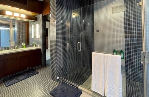 Pharr House | One-of-a-kind Mid-Century Modern Home. Family and Pet-Friendly.