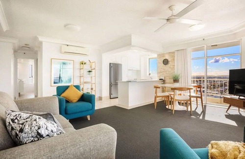 Burleigh Heads Apartment | One of Burleigh's Favourite spots