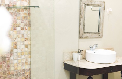 Brooklyn House | One of our top Picks in Pretoria - Lovely Spacious Room With Breakfast