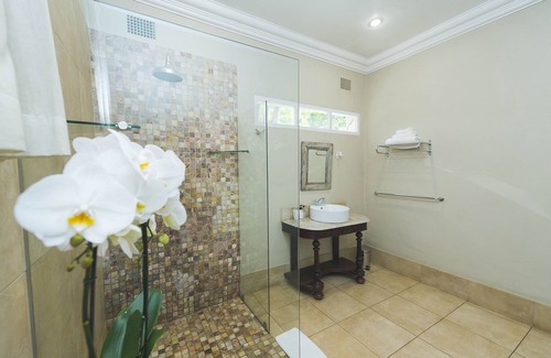 Brooklyn House | One of our top Picks in Pretoria - Lovely Spacious Room With Breakfast