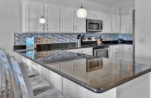 Holiday Isle Condo | One of the largest 2Bd, 2Ba condos in Destin,Patio on the Gulf