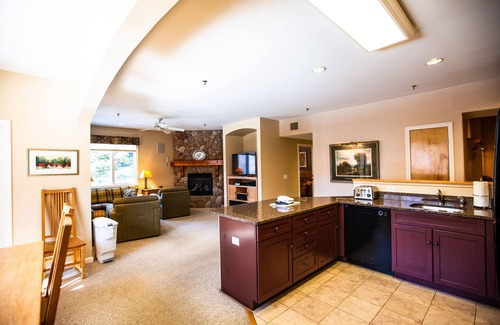 Jeffersonville Resort | One of Vermont's best resorts ~ Suits all seasons!