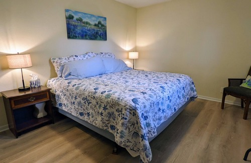 Bastrop Other | One Old Oak, Charming Stone Farmhouse, 7-min to Downtown