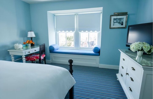 Cape May Hotel | One Queen Bed Town Side | Congress Hall