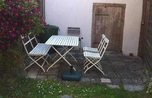 Schernfeld Apartment | One-room flat with gallery for four people