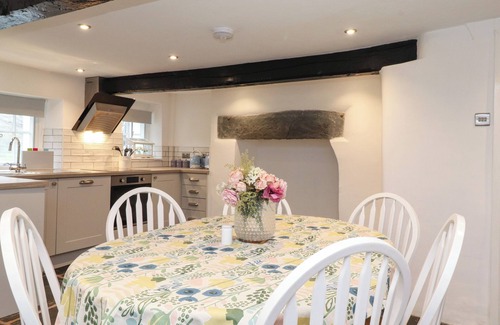 Ambleside Cottage | ONE SIDE HOUSE FARM, family friendly, with open fire in Langdale