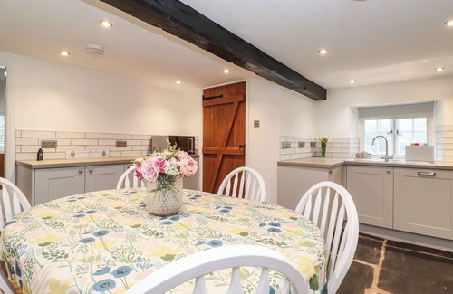 Ambleside Cottage | ONE SIDE HOUSE FARM, family friendly, with open fire in Langdale