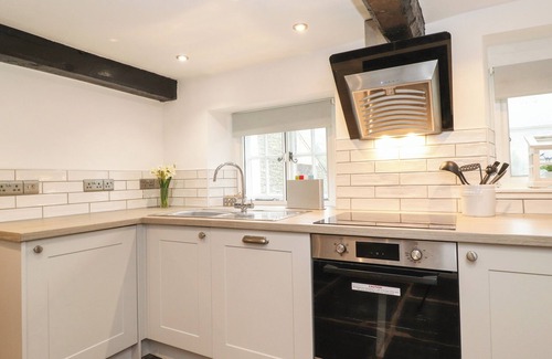 Ambleside Cottage | ONE SIDE HOUSE FARM, family friendly, with open fire in Langdale