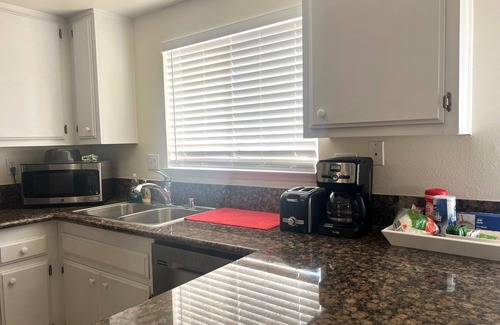 Spring Valley House | One story 3 bedroom home-10 minutes to strip