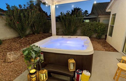 Las Vegas House | ONE-STORY FAMILY OASIS AND SPA - SMALL PET OK
