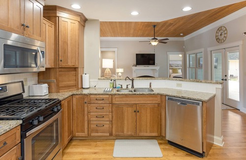 Valley Hill House | One Story Luxury near Hendersonville & the Biltmore!