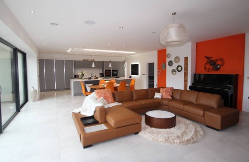Newport Cottage | One Tennyson - a house that sleeps 8 guests in 4 bedrooms