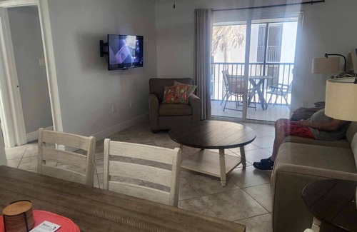 Vanderbilt Beach Condo | ONE WEEK IN PARADISEnOct. 18 - Oct 25, 2025nSTEPS TO THE BEACH
