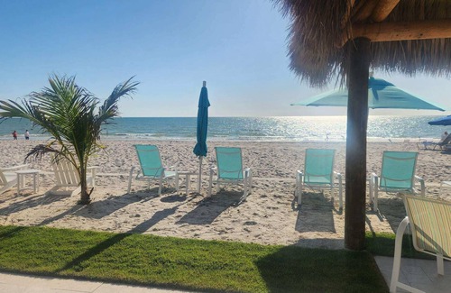 Vanderbilt Beach Condo | ONE WEEK IN PARADISEnOct. 18 - Oct 25, 2025nSTEPS TO THE BEACH