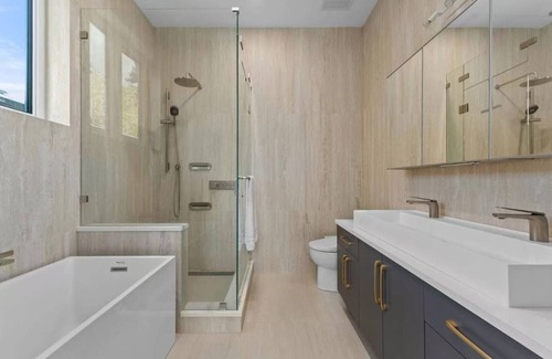 Dunbar House | One-year New Luxury House on Vancouver West Side