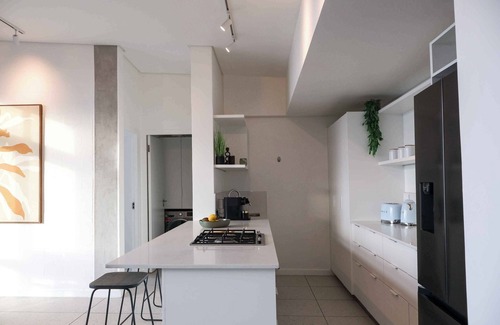 Schotsche Kloof Apartment | ONE26 ON M - Fluent Serviced Apartments