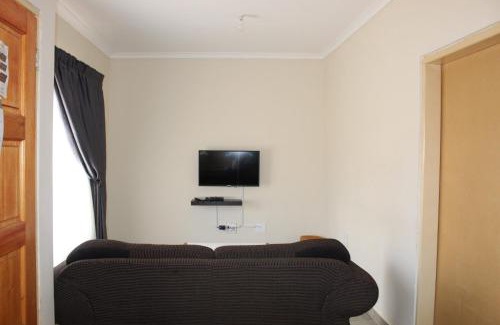 Maseru House | ONESI Guest House