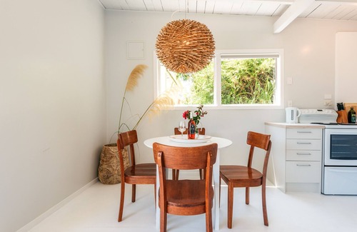 Onetangi House | ONETANGI WATERFRONT BACH | Coast & Country | WINTER DEAL - Stay for 3, Pay for 2