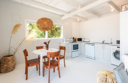Onetangi House | ONETANGI WATERFRONT BACH | Coast & Country | WINTER DEAL - Stay for 3, Pay for 2