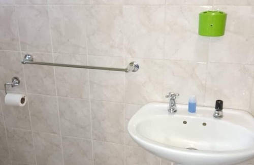 Windhoek West Bed & Breakfast | Onguti Guesthouse