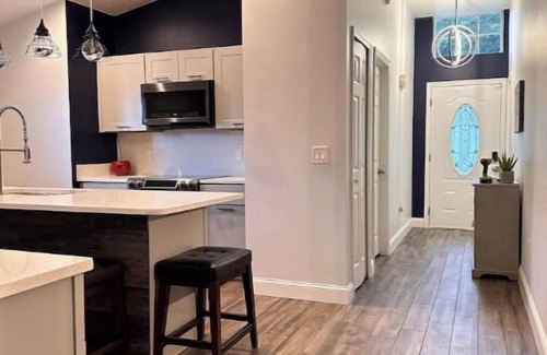 Clear Creek House | Only 15 min from Disney Huge yard, pool Heater, 5 bedrooms 3 bathrooms