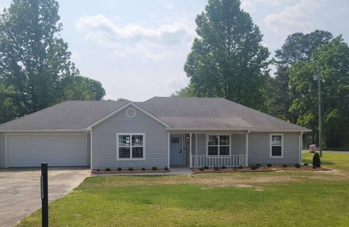 Albertville House | Only 2 blocks from the North entrance of Sand Mountain Park and Amphitheater!