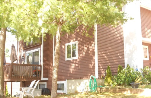 Laconia House | ONLY 3 WEEKS IN PRIME SUMMER LEFT!6-27-7-4/7-18-7-25/8-22-8-29! Boat Slip!