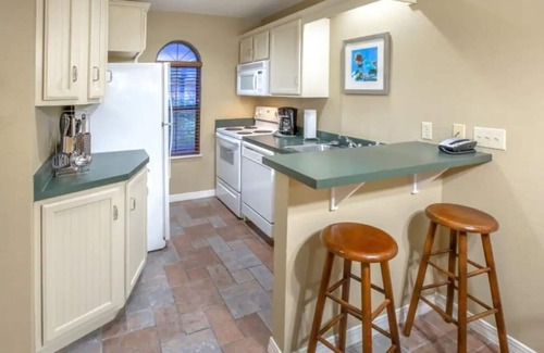 Branson Apartment | ONLY 4 MIN TO CON. CENTER + FREE PRK/WIFI/POOL