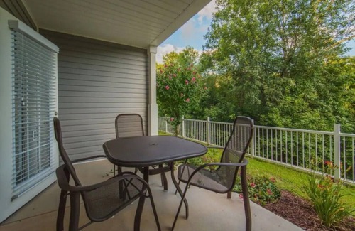 Branson Apartment | ONLY 4 MIN TO CON. CENTER + FREE PRK/WIFI/POOL