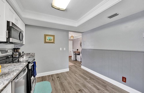 Del-Ida Park Historic District Condo | ⭐Only 5 Minutes To Beach ⭐ Downtown, Fast Wi-fi, Free Parking, Outdoor Grill