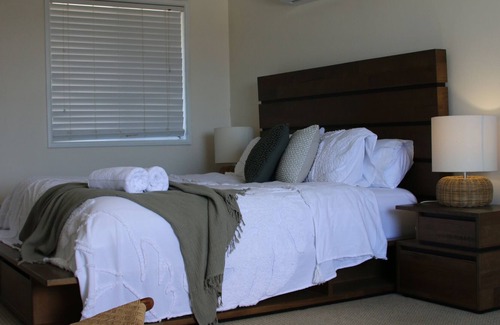 Central Coast House | Only 700m, 9 min walk to Terrigal Beach