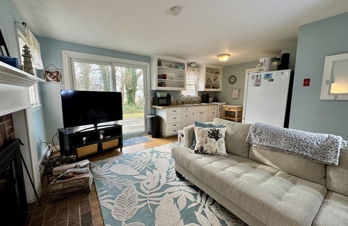 Brewster House | Only a Half of a mile to Crosby Landing Beach in Brewster on Cape Cod Bay. Pets Considered.