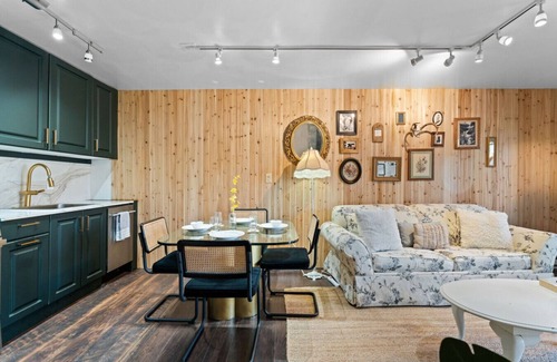 Hunter Apartment | Only Ski In Out on Hunter Mtn | Panoramic Views! Hike, Golf, Fish, Recharge