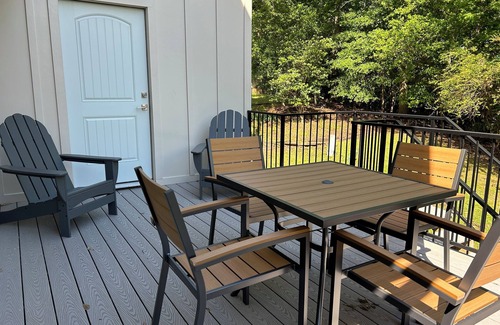 Crestline Heights House | Only the Best! 2 Bedroom 2 Full Bath Complete Remodel. High End Finishes!
