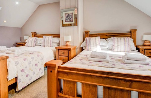 Trecastle House | Onnen Fawr Barn in the beautiful Brecon