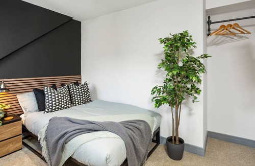 Beeston Apartment | OnPoint Modern Bright 1 Bedroom Studio