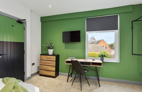 Beeston Apartment | OnPoint Modern Bright 1 Bedroom Studio