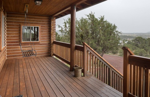 Williams House | Ontario Ave | Remodeled Log Cabin on 1 Acre | Gateway to Grand Canyon | Amazing Views