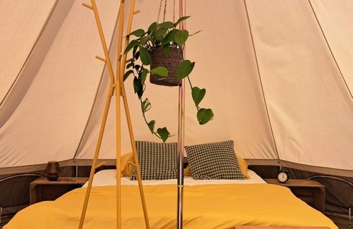 Staden Cabin | Ontwaak met het Geluid van de Natuur en Geniet van het Landelijke Staden