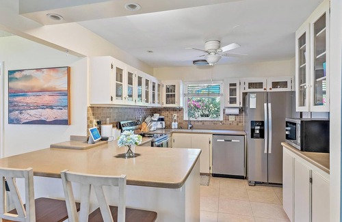South Palm Park Neighborhood Association House | Onyon Oasis; Located in Lake Worth Beach Florida. Pet friendly!nnn